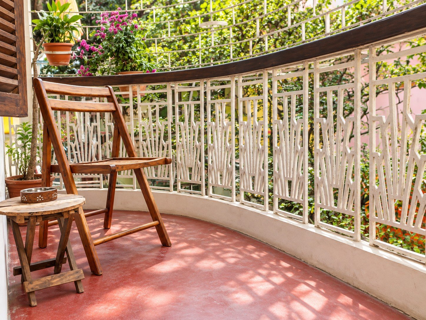 Twin Lounge at Central balcony seating